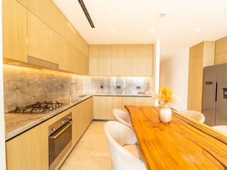Luxury Living | Fully Upgraded | Full Marina View, picture 4