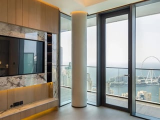 Luxury Living | Fully Upgraded | Full Marina View, picture 4
