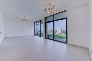 Elevated | Corner | Panoramic Skyline Views, picture 4