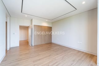 Luxury Living with Sea and Skyline Views, picture 4