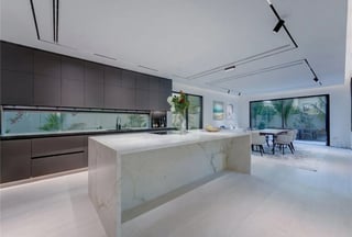 Fully Renovated | Corner Plot | Vacant Now, picture 4