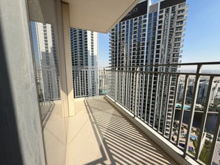 Higher Floor | Vacant | Water & Future Tower View, picture 3