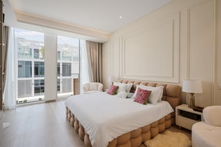 ** Front Row | Lagoon View | Furnished **, picture 4