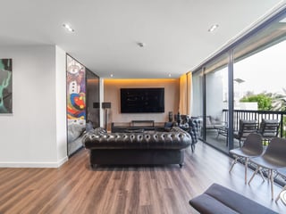 Spacious | Prime Location | Upgraded...., picture 4