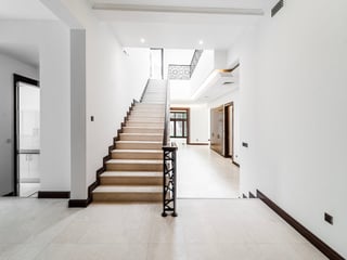 6 Bed | Private Pool | Renovation Opportunity | View Today, picture 3