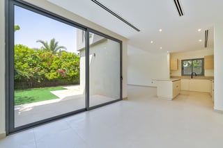 VACANT | WELL MAINTAINED | PRIME LOCATION, picture 3