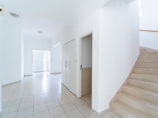 Spacious | Unfurnished  | Established Community, picture 3
