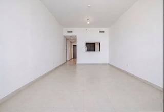 Spacious Layout | Vacant Soon | Direct Mall Access, picture 3