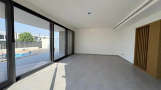Upgraded Luxury Villa | Big Plot | Fully Furnished, picture 4