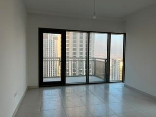 Higher Floor | Vacant | Creek Tower View, picture 3