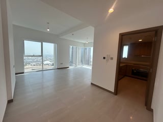 EXCLUSIVE | Pvt Elevator | Unfurnished | Vacant, picture 4