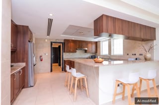 EXCLUSIVE | 4 Bedroom Large | Motivated Seller, picture 4