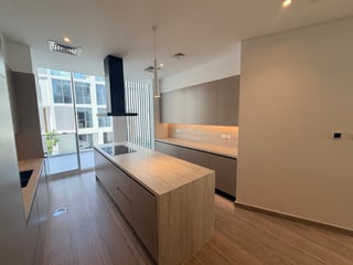 Single Row | 4-Bdr + M | Brand New Ready to Move, picture 4
