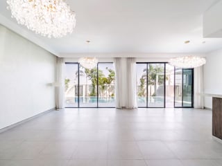 Luxury Corner Villa | Upgraded | Smart Home & Pool, picture 3
