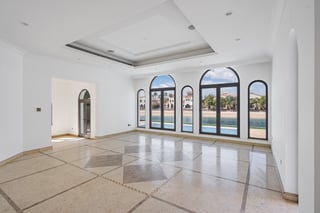 Beachfront Living | Stunning Views | Vacant, picture 3