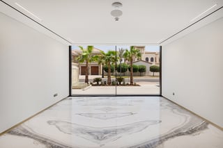 Triple Storey | Fully Renovated | Prime Location, picture 3