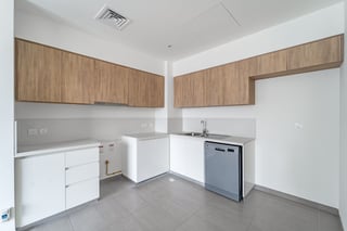 Vacant | Spacious Apartment | View Today, picture 4