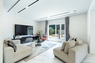 A beautifully decked-out 4-bedroom villa in Meadows 1, picture 4