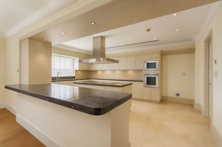 Vacant | Large Duplex | Private Pool...., picture 3