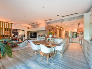 Exclusive Upgraded Lakefront Villa, picture 4