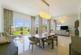 Upgraded & Furnished | Vacant | Beach Access, picture 3