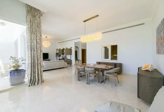 Upgraded & Furnished | Vacant | Beach Access, picture 4
