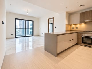 High Floor | Pool View | Luxury Interiors, picture 3