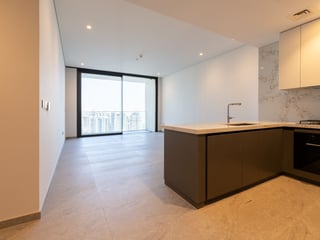 Elegant Waterfront Apartment in Business Bay, picture 4