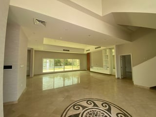 Magnificent 6BR Villa | Private Pool + Garden, picture 3