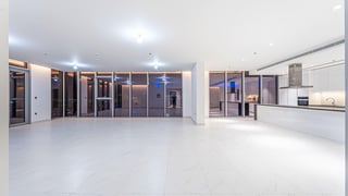 Luxury D1 penthouse in MBR with panoramic views, picture 3