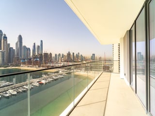 Unfurnished I Spacious Layout I Private Beach, picture 3