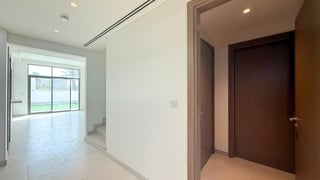 Type A single row villa in Al Furjan with landscape garden, picture 4