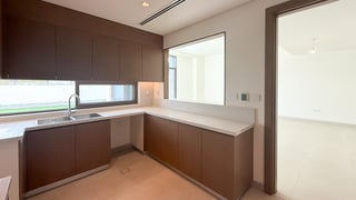 Type A single row villa in Al Furjan with landscape garden, picture 3