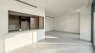 Elevated position villa in Al Furjan with landscaped garden, picture 3