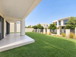 Spacious Layout | Landscaped Garden | Unfurnished, picture 3