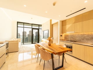 Luxury Living | Fully Upgraded | Full Marina View, picture 3