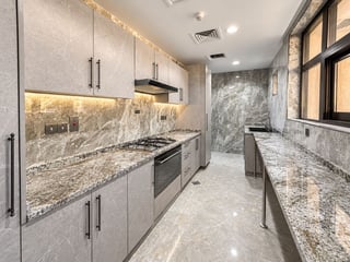 Vacant | Close to Parks and Malls | Very Spacious, picture 3