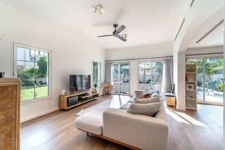 Large Plot | Private Pool | Vacant On Transfer, picture 3