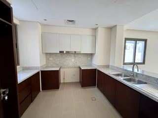 Exceptional Family Villa in a Tranquil Community, picture 3