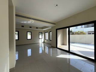 Exceptional Family Villa in a Tranquil Community, picture 4