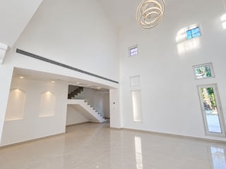 Fully Upgraded | Modern | Private Chilled Pool, picture 4
