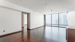Skyscraper apartment in Downtown with full fountain view, picture 3