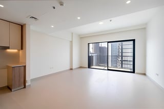 Spacious High-Floor Living with Pool Views, picture 3