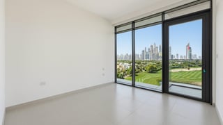 Premium apartment in Emirates Hills 2 with golf views, picture 4