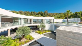 A private gated estate into a unique inviroment 5 star golf, picture 3