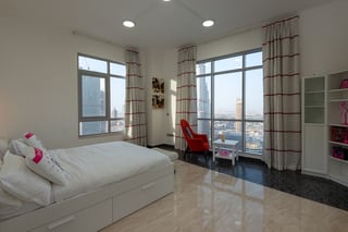 Luxury Penthouse Overlooking the Burj Khalifa, picture 1