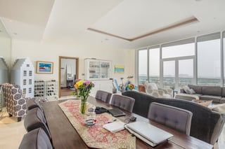 Spacious Oceania Apt with Stunning Skyline Views, picture 3