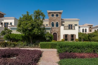 Landscaped Garden Villa with Private Pool in Jumeirah Golf Estates, picture 4