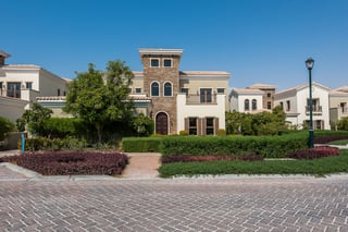 Landscaped Garden Villa with Private Pool in Jumeirah Golf Estates, picture 3