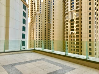 Unique apartment with large terrace by the beach, picture 3